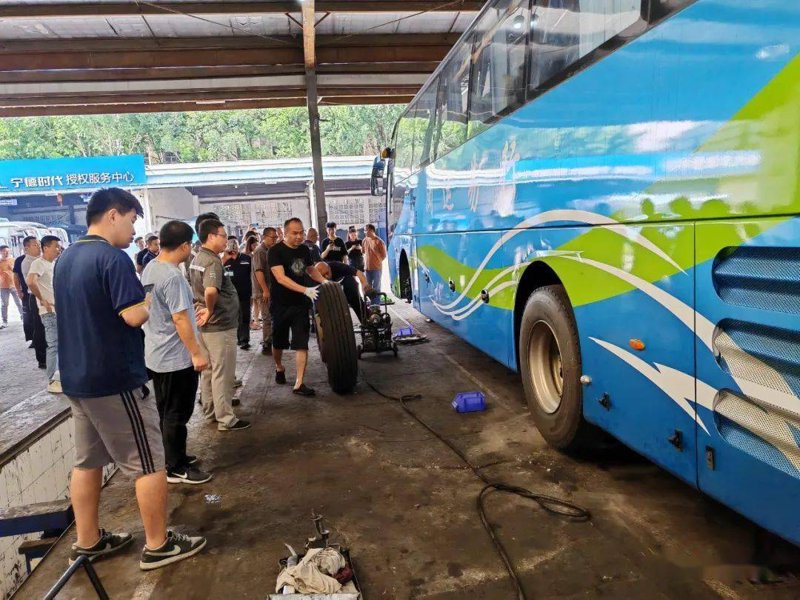 腾坤汽车服务：市场分析与竞争策略